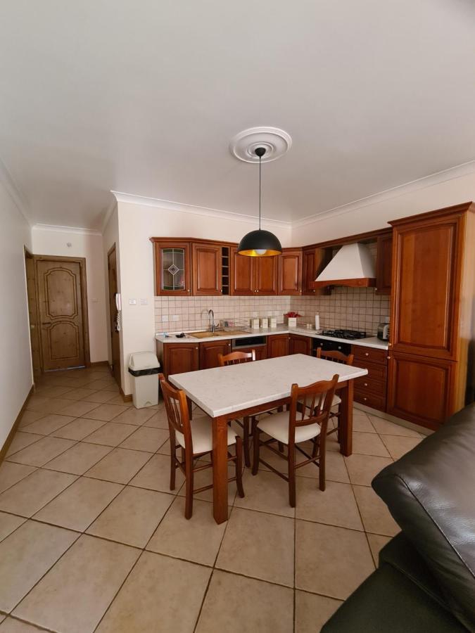 Beautiful Central Apartment With Pool St. Paul's Bay Esterno foto