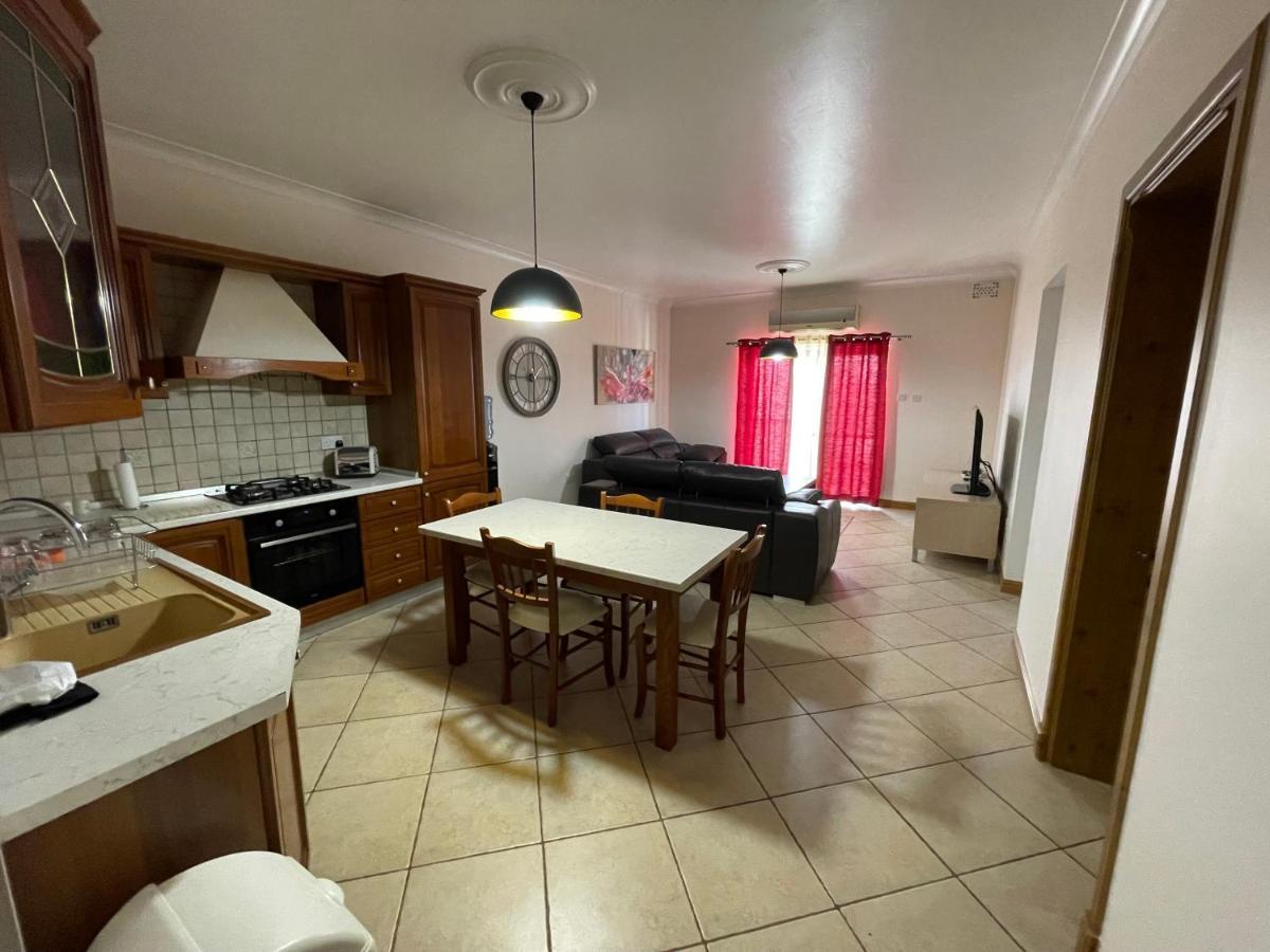 Beautiful Central Apartment With Pool St. Paul's Bay Esterno foto